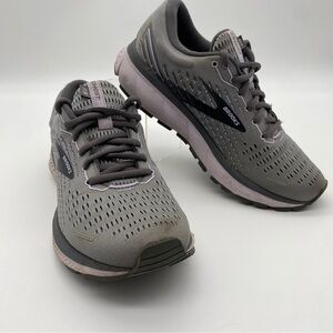 Brooks Running Shoes Womens 7.5 Ghost 13 Sneakers Activewear Athletics Gray